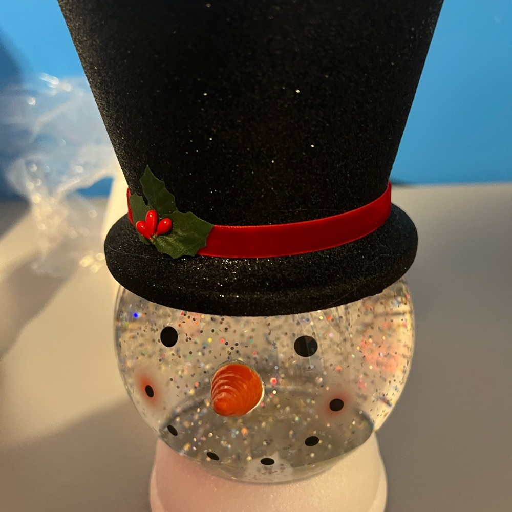 Bath and Body Works Christmas 2021 Snowman Globe Candle Holder Pedestal New